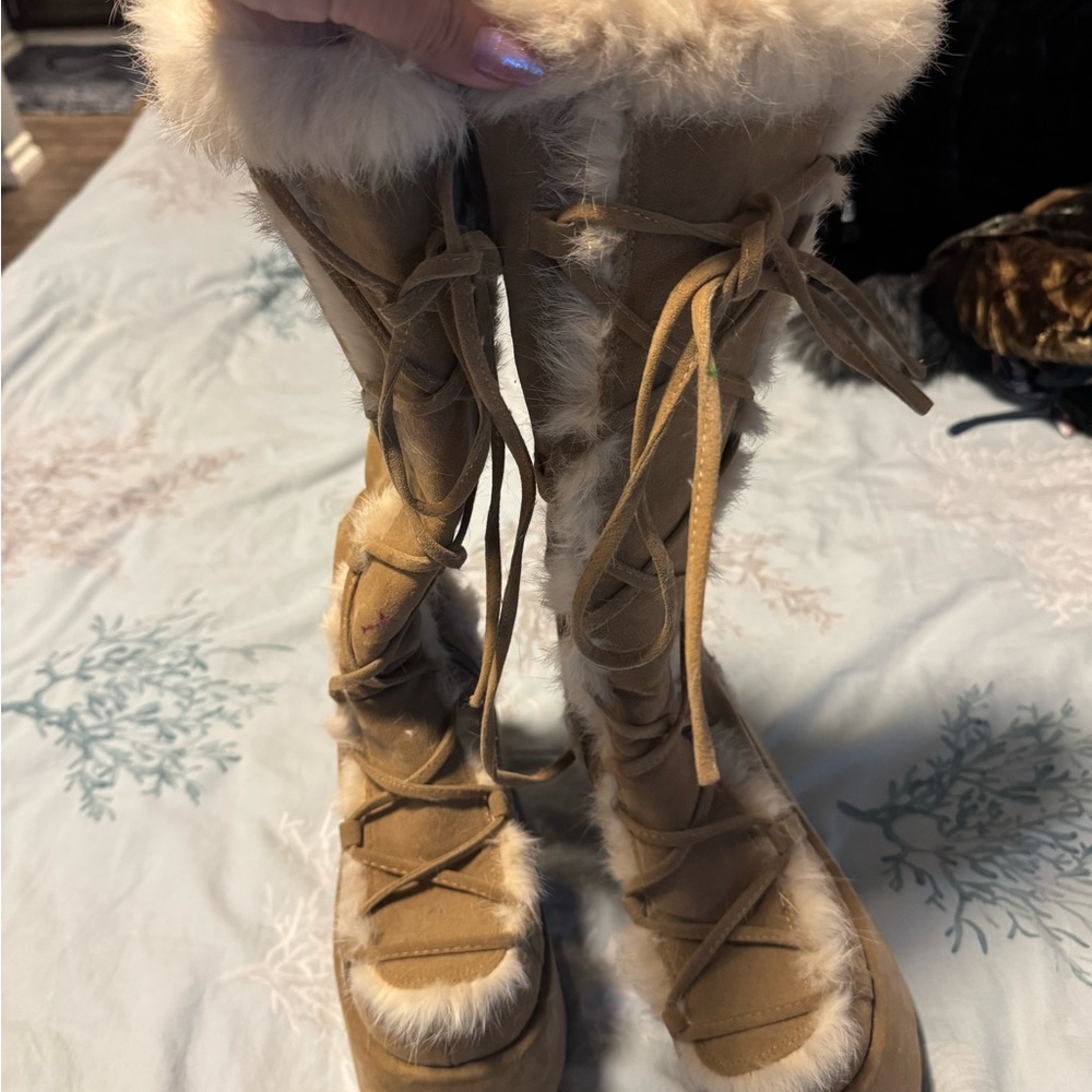 Demonia Tan Fur-Lined Platform Boots 8